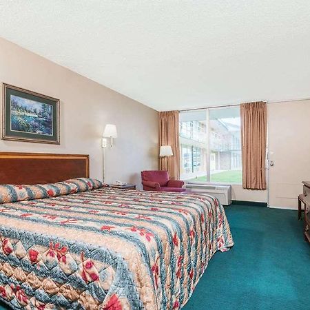Knights Inn Wabash Room photo